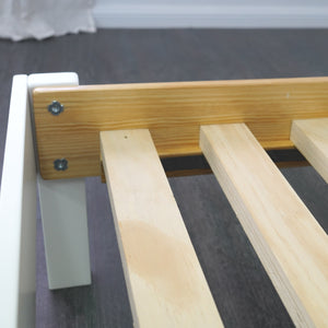 Queen bed slat base close up